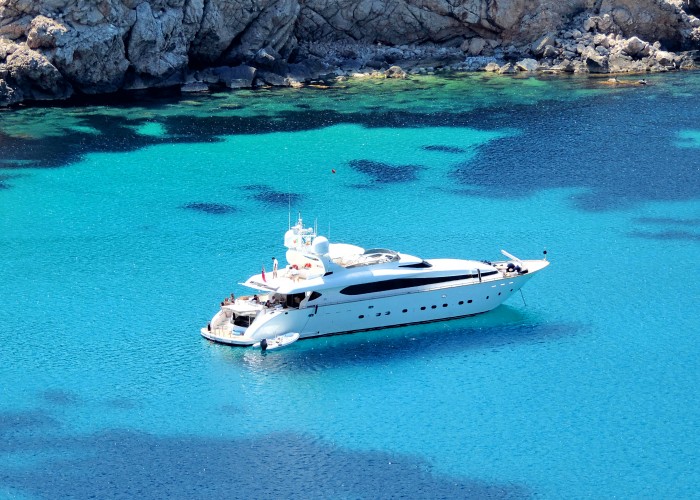 Wir führen Sie eine Yacht in Ibiza zu mieten